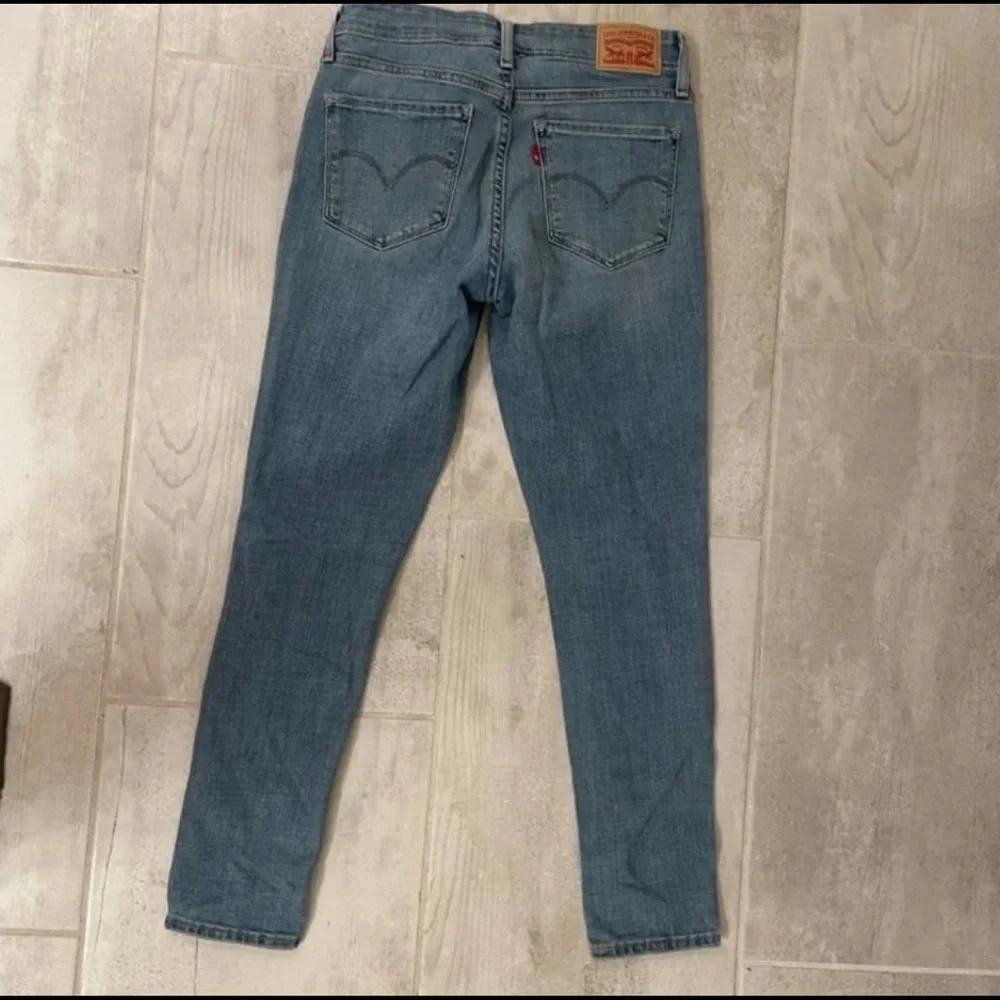 Levi Rhinestone Skinny Jeans Size 26 - Picture 8 of 10